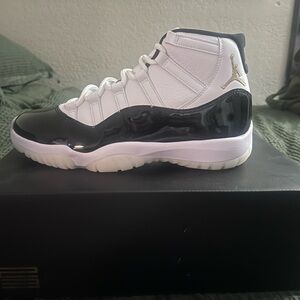 Jordan Air Jordan 11 Retro - White/Black/Gold